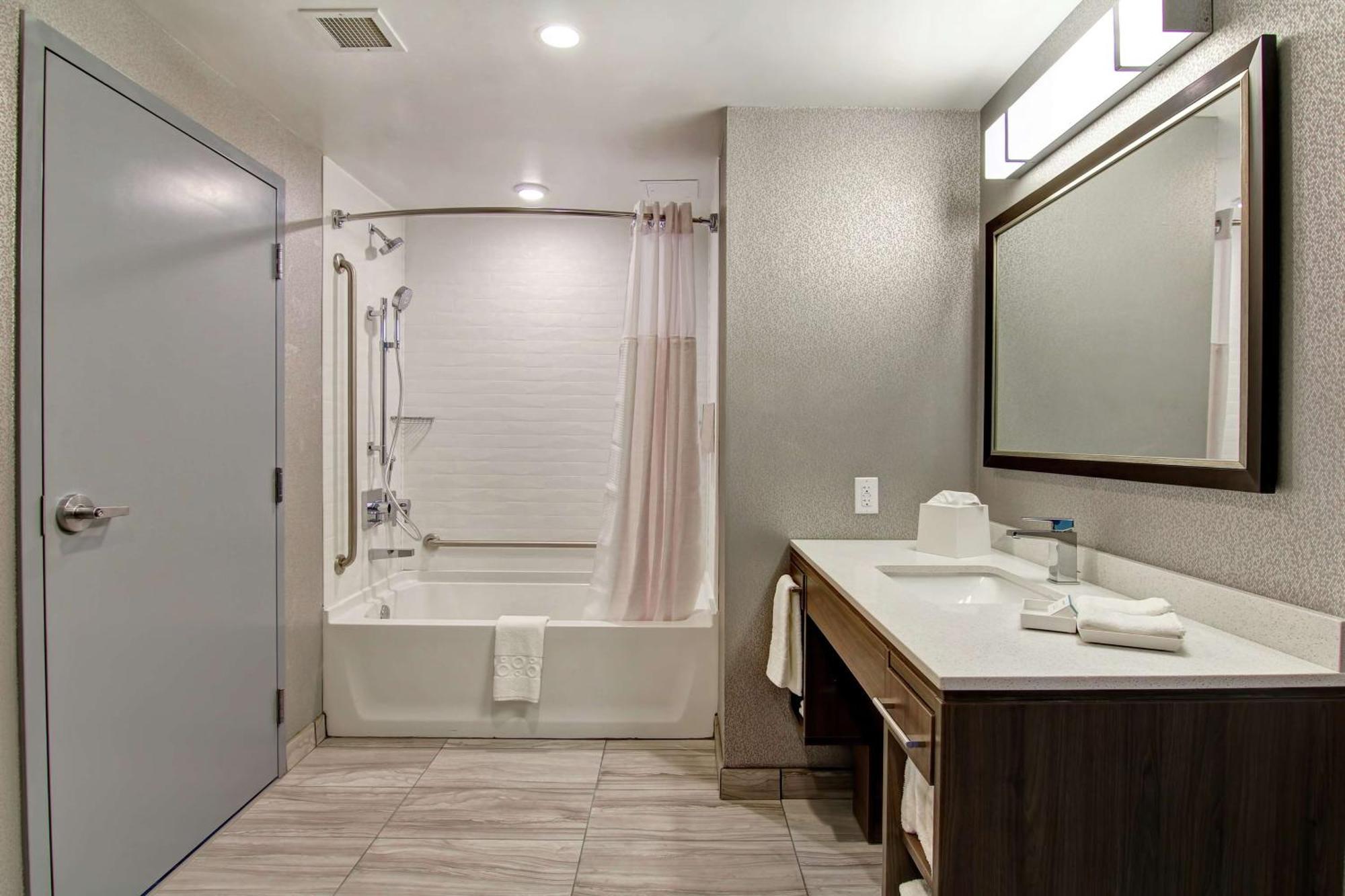 Home2 Suites By Hilton Edmonton South Buitenkant foto